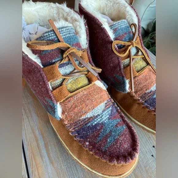 Minnetonka 7 Torrey Brown, Multicolor Indoor/Outdoor Slipper Boots FIT LIKE 6.5 - Picture 9 of 14